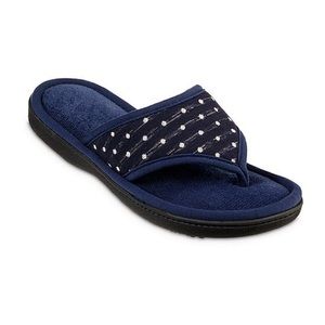 Isotoner Ada Thong Womens Slip-On Slippers